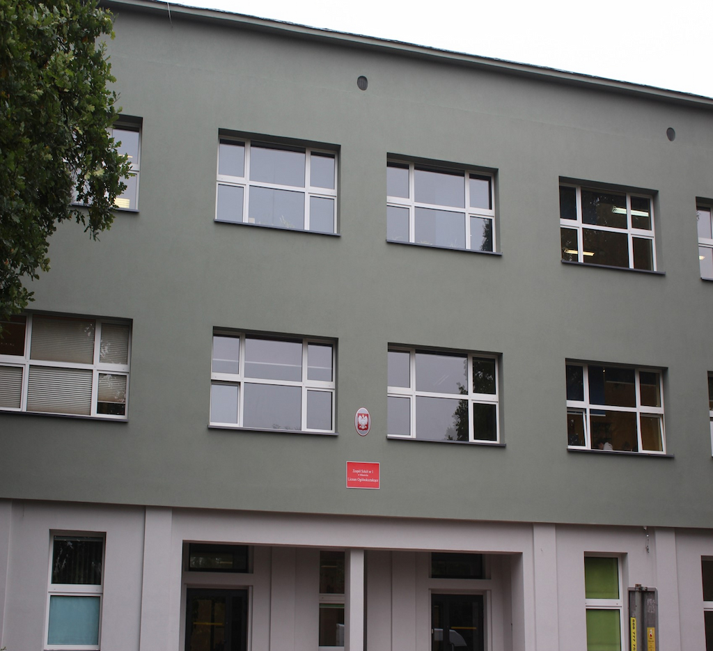 Budynek Zespołu Szkół nr 1 w Milanówku.jpg (494 KB)